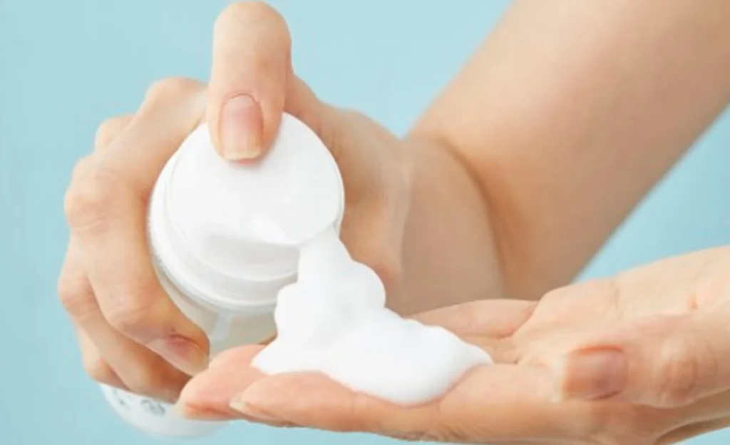 Close-up of pumping PLARECETA Bubble Toner foam onto hand for skincare Close-up of pumping PLARECETA Bubble Toner foam onto hand for skincare